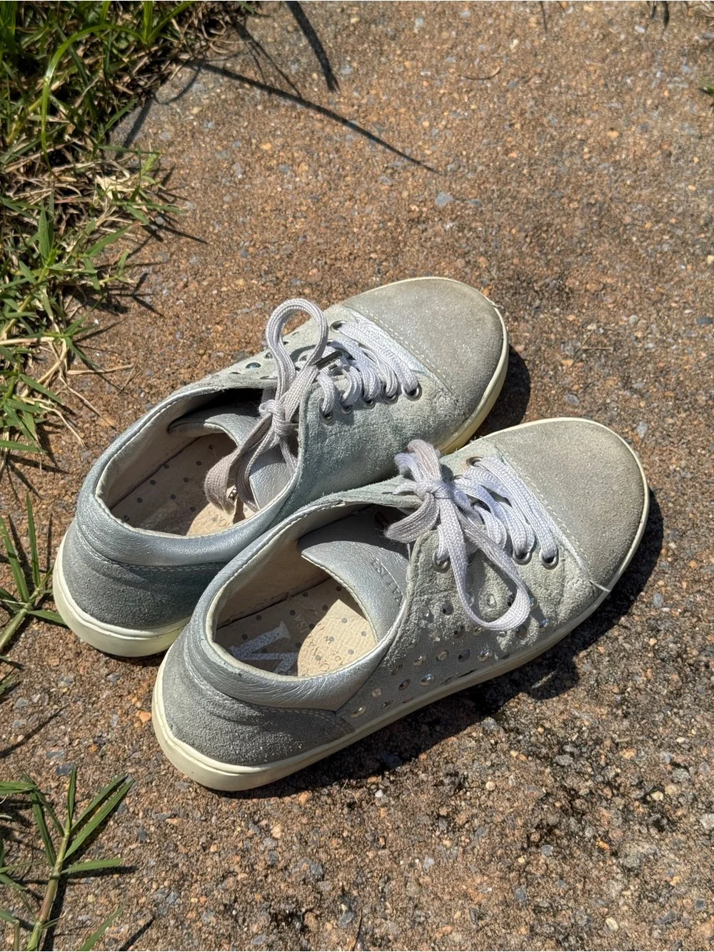 Monnalisa Girls Silver Suede & Leather Rhinestone Low-Top Sneakers - Size EU 29